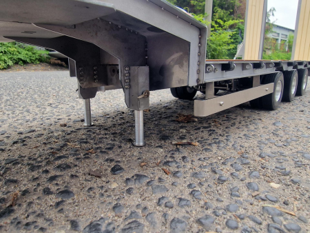 FM 3-Achs Auflieger mit Rampen 1:14